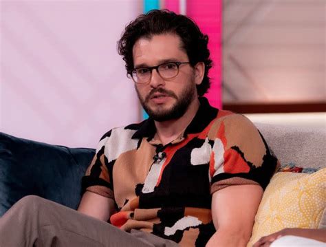 Kit Harington Admits The Nude Scenes In His New Play Havent。